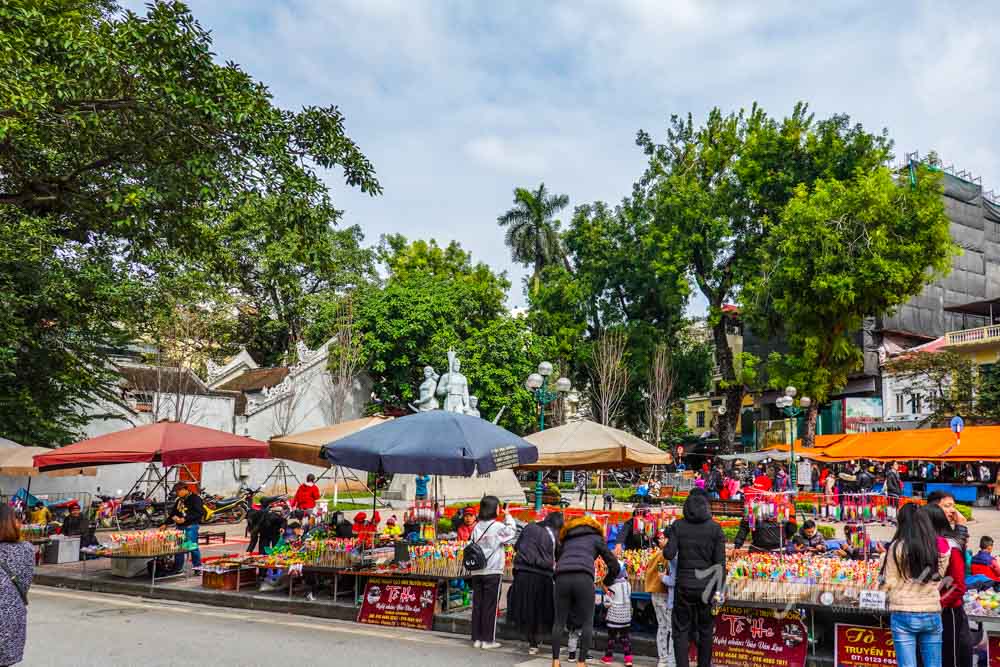 A temporary market set up right next to Hoan Kiem Lake for the New Year celebrations.